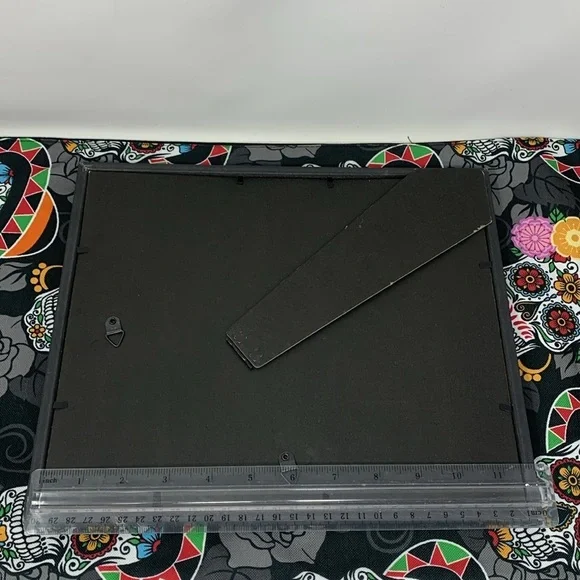 Creepy Vampira with skull Picture Frame with Free plastic skeleton decor💀 - Picture 8 of 17